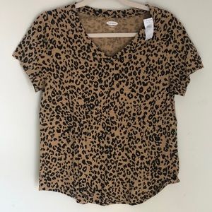 Cheetah Print Old Nave Short Sleeve V-neck T-shirt
